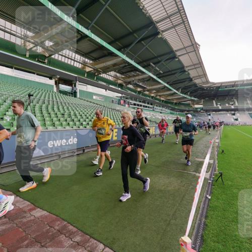 13.09.2026 - 21. swb-Marathon Bremen Michael Burmester http://msf.ph/oto/10324117 13.09.2026 13:26:37 Laufen im Stadion 186, 202, 364, 390, 530, 543, 645, 815, 818, 833, 966, 1077, 1283, 1410, 1412, 1443, 1459, 1473, 1487, 1530, 1561, 1608, 1618, 1700, 1744, 1828, 1953, 1961, 2058, 2059, 2273, 2298, 2308, 2309, 2354, 2382, 2384, 2388, 2404, 2428, 2507, 2508, 2542, 2558, 2576, 2582, 2591, 2592, 2656, 2675, 2725, 2748, 2752, 2762, 2817, 2875, 2878, 2896, 2923, 2965, 2970, 2981, 3045, 3047, 3050, 3062, 3073, 3084, 3097, 3172, 3184, 3259, 3329, 3359, 3433, 3540, 3592, 3629, 3756 meine-sportfotos.de