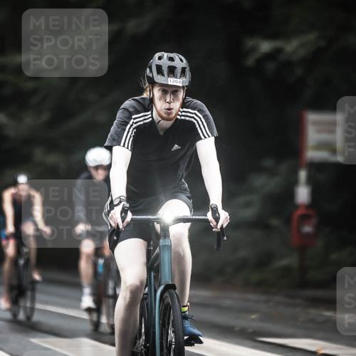 13.09.2026 - Stadtparktriathlon H.Heesch http://msf.ph/oto/10324121 13.09.2026 12:41:41 Radfahren 1058, 1085, 1086, 1094, 1243, 1249, 1264 meine-sportfotos.de