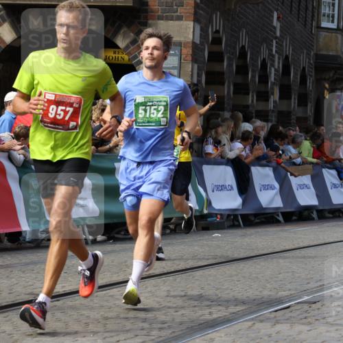 13.09.2026 - 21. swb-Marathon Bremen Strokosch-Dieckow http://msf.ph/oto/10324132 13.09.2026 13:10:38 Ziel 604, 640, 957, 1277, 3959, 5532, 8033, 8064, 8709, 384, 1385, 1498, 2347, 4023, 5066, 5155, 5168, 5314, 5387, 5648, 7115, 7136, 9659, 13248 meine-sportfotos.de