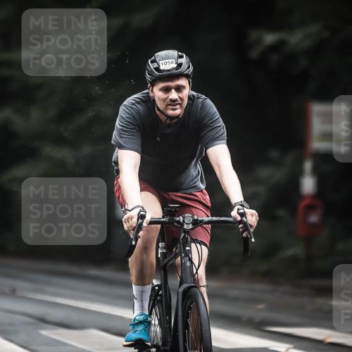 13.09.2026 - Stadtparktriathlon H.Heesch http://msf.ph/oto/10324178 13.09.2026 12:41:45 Radfahren 1058, 1085, 1094, 1145, 1243, 1249, 1264 meine-sportfotos.de