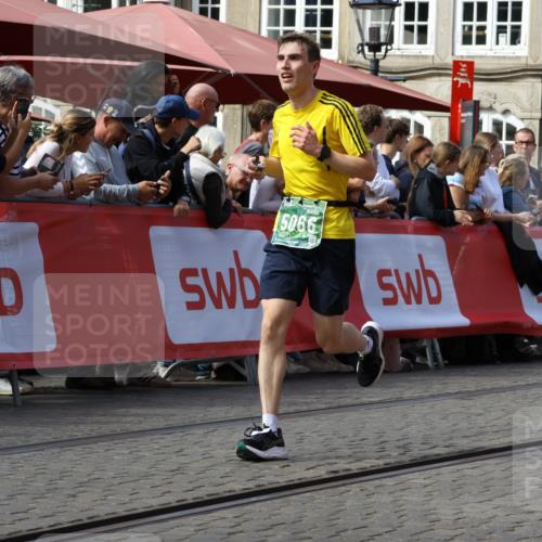 13.09.2026 - 21. swb-Marathon Bremen Strokosch-Dieckow http://msf.ph/oto/10324185 13.09.2026 13:10:40 Ziel 604, 640, 957, 1277, 3959, 5532, 8033, 8064, 8709, 384, 1385, 1498, 2347, 4023, 4475, 5155, 5168, 5314, 5387, 7115, 7136, 9659, 13248 meine-sportfotos.de