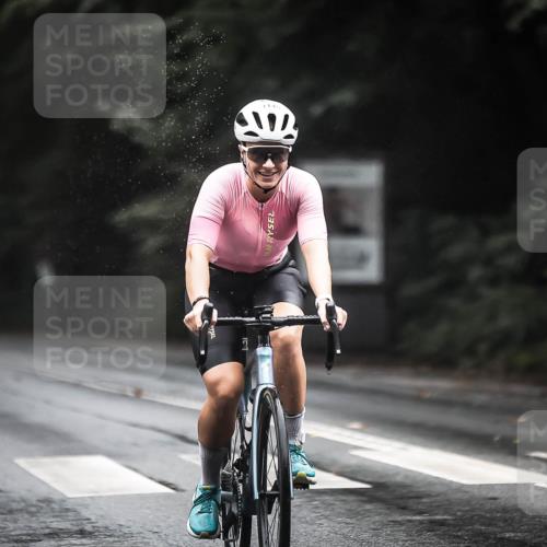 13.09.2026 - Stadtparktriathlon H.Heesch http://msf.ph/oto/10324199 13.09.2026 12:41:49 Radfahren 1058, 1085, 1145 meine-sportfotos.de