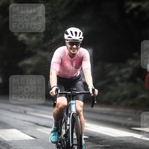 13.09.2026 - Stadtparktriathlon H.Heesch http://msf.ph/oto/10324204 13.09.2026 12:41:50 Radfahren 1058, 1145, 1147, 1234 meine-sportfotos.de