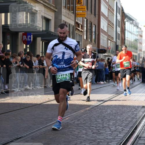 13.09.2026 - 21. swb-Marathon Bremen Strokosch-Dieckow http://msf.ph/oto/10324207 13.09.2026 13:19:21 Ziel 161, 461, 926, 1010, 1232, 1281, 1468, 1535, 1642, 2870, 2906, 3319, 3966, 4101, 4455, 4479, 4480, 4977, 4978, 7037, 7140, 7268, 7655, 7945, 8153, 8185, 9082, 9359, 9984, 13163, 189, 666, 1599, 2007, 2390, 2423, 2535, 3182, 3508, 4319, 4819, 4857, 5172, 5371, 6008, 6137, 6633, 7647, 7686, 7754, 9512, 9552, 9638, 9805 meine-sportfotos.de