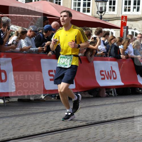 13.09.2026 - 21. swb-Marathon Bremen Strokosch-Dieckow http://msf.ph/oto/10324211 13.09.2026 13:10:40 Ziel 604, 640, 957, 1277, 3959, 5532, 8033, 8064, 8709, 384, 1385, 1498, 2347, 4023, 4475, 5155, 5168, 5314, 5387, 7115, 7136, 9659, 13248 meine-sportfotos.de