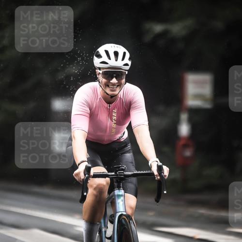 13.09.2026 - Stadtparktriathlon H.Heesch http://msf.ph/oto/10324215 13.09.2026 12:41:50 Radfahren 1058, 1145, 1147, 1234 meine-sportfotos.de