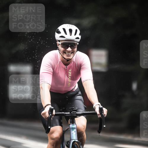 13.09.2026 - Stadtparktriathlon H.Heesch http://msf.ph/oto/10324218 13.09.2026 12:41:50 Radfahren 1058, 1145, 1147, 1234 meine-sportfotos.de