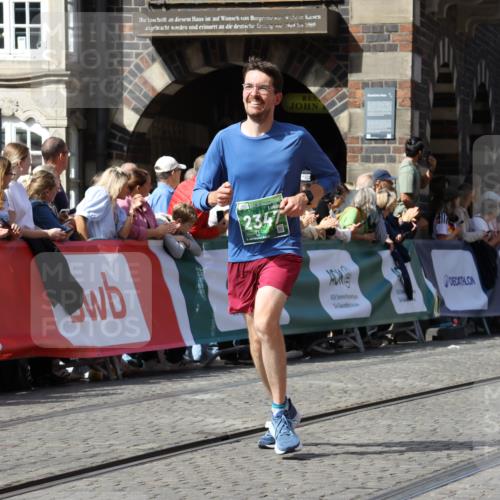 13.09.2026 - 21. swb-Marathon Bremen Strokosch-Dieckow http://msf.ph/oto/10324222 13.09.2026 13:10:43 Ziel 604, 640, 957, 1277, 2605, 3959, 5532, 6267, 7881, 8033, 8064, 8709, 384, 1385, 1498, 2021, 2759, 4023, 4475, 4571, 5155, 5168, 5314, 5387, 7115, 7136, 9622, 9659, 13248 meine-sportfotos.de