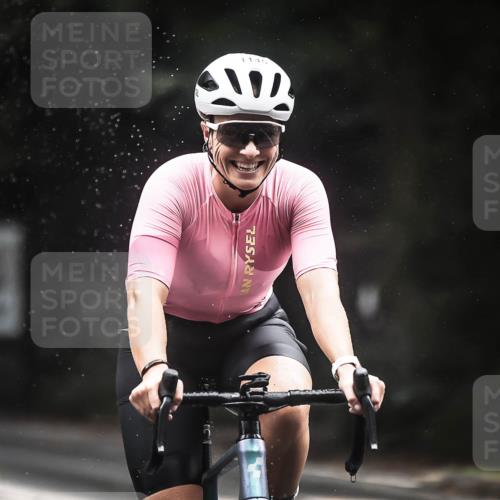 13.09.2026 - Stadtparktriathlon H.Heesch http://msf.ph/oto/10324223 13.09.2026 12:41:50 Radfahren 1058, 1145, 1147, 1234 meine-sportfotos.de