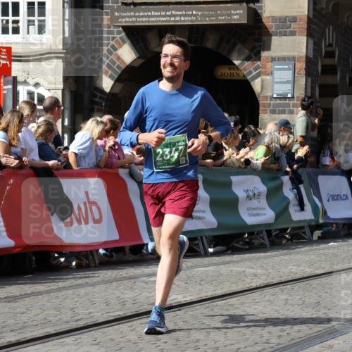 13.09.2026 - 21. swb-Marathon Bremen Strokosch-Dieckow http://msf.ph/oto/10324245 13.09.2026 13:10:43 Ziel 604, 640, 957, 1277, 2605, 3959, 5532, 6267, 7881, 8033, 8064, 8709, 384, 1385, 1498, 2021, 2759, 4023, 4475, 4571, 5155, 5168, 5314, 5387, 7115, 7136, 9622, 9659, 13248 meine-sportfotos.de