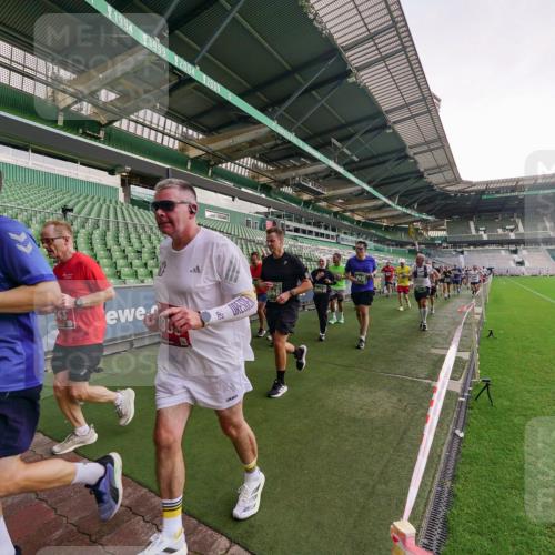 13.09.2026 - 21. swb-Marathon Bremen Michael Burmester http://msf.ph/oto/10324261 13.09.2026 13:26:58 Laufen im Stadion 186, 202, 357, 364, 390, 530, 597, 645, 726, 833, 1077, 1283, 1412, 1443, 1459, 1473, 1487, 1530, 1608, 1618, 1700, 1744, 1769, 1828, 1961, 2058, 2236, 2273, 2298, 2308, 2309, 2382, 2384, 2388, 2404, 2428, 2507, 2508, 2542, 2558, 2576, 2582, 2592, 2656, 2675, 2725, 2748, 2762, 2817, 2875, 2876, 2923, 2965, 2970, 3045, 3047, 3050, 3062, 3073, 3084, 3097, 3172, 3184, 3219, 3359, 3433, 3540, 3592, 3629, 3756, 3885, 3907, 3978, 4660 meine-sportfotos.de