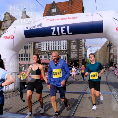 13.09.2026 - 21. swb-Marathon Bremen Tim E. http://msf.ph/oto/10324267 13.09.2026 11:00:07 Ziel 10175, 10236, 10355, 10669, 10691, 10867, 10928, 10929, 11054, 11056, 11089, 11194, 11419, 11427, 11501, 11637, 11803, 11879, 11904, 12138, 12238, 12239, 12242, 12243, 12388, 12480 meine-sportfotos.de