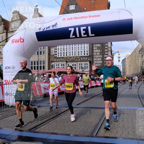 13.09.2026 - 21. swb-Marathon Bremen Tim E. http://msf.ph/oto/10324318 13.09.2026 11:00:10 Ziel 10175, 10236, 10355, 10669, 10691, 10867, 10928, 10929, 11054, 11056, 11071, 11089, 11194, 11250, 11419, 11427, 11445, 11501, 11637, 11803, 11879, 11904, 12138, 12238, 12239, 12242, 12243, 12388, 12480 meine-sportfotos.de