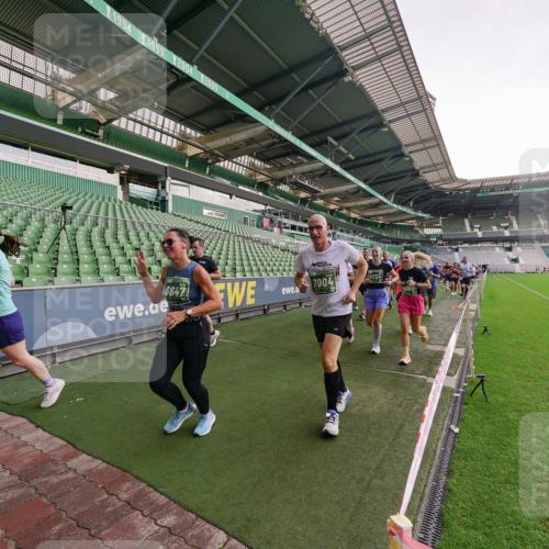 13.09.2026 - 21. swb-Marathon Bremen Michael Burmester http://msf.ph/oto/10324334 13.09.2026 13:27:08 Laufen im Stadion 186, 202, 357, 364, 390, 530, 597, 645, 726, 833, 888, 1077, 1283, 1412, 1473, 1487, 1530, 1608, 1618, 1700, 1744, 1769, 1828, 1961, 1984, 2236, 2273, 2309, 2382, 2384, 2388, 2404, 2428, 2502, 2507, 2508, 2542, 2558, 2576, 2582, 2592, 2656, 2675, 2725, 2748, 2817, 2875, 2876, 2923, 2965, 2970, 3045, 3047, 3050, 3062, 3073, 3084, 3097, 3172, 3184, 3219, 3359, 3433, 3540, 3592, 3629, 3756, 3885, 3907, 3978, 4457, 4660 meine-sportfotos.de