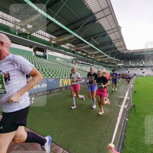13.09.2026 - 21. swb-Marathon Bremen Michael Burmester http://msf.ph/oto/10324352 13.09.2026 13:27:08 Laufen im Stadion 186, 202, 357, 364, 390, 530, 597, 645, 726, 833, 888, 1077, 1283, 1412, 1473, 1487, 1530, 1608, 1618, 1700, 1744, 1769, 1828, 1961, 1984, 2236, 2273, 2309, 2382, 2384, 2388, 2404, 2428, 2502, 2507, 2508, 2542, 2558, 2576, 2582, 2592, 2656, 2675, 2725, 2748, 2817, 2875, 2876, 2923, 2965, 2970, 3045, 3047, 3050, 3062, 3073, 3084, 3097, 3172, 3184, 3219, 3359, 3433, 3540, 3592, 3629, 3756, 3885, 3907, 3978, 4457, 4660 meine-sportfotos.de