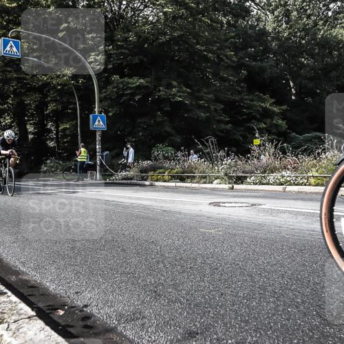 13.09.2026 - Stadtparktriathlon H.Heesch http://msf.ph/oto/10324361 13.09.2026 11:28:08 Radfahren 602, 668, 760 meine-sportfotos.de
