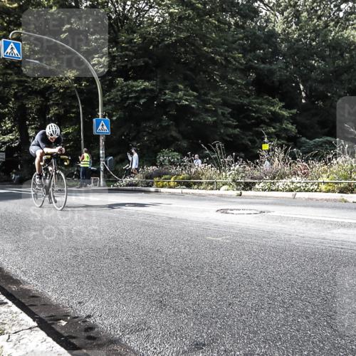 13.09.2026 - Stadtparktriathlon H.Heesch http://msf.ph/oto/10324366 13.09.2026 11:28:08 Radfahren 602, 668, 760 meine-sportfotos.de
