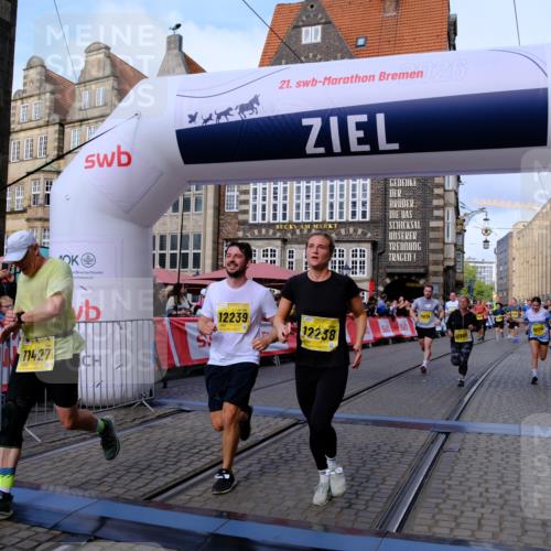 13.09.2026 - 21. swb-Marathon Bremen Tim E. http://msf.ph/oto/10324367 13.09.2026 11:00:12 Ziel 10175, 10236, 10355, 10669, 10691, 10867, 11054, 11056, 11071, 11089, 11158, 11159, 11160, 11194, 11250, 11259, 11427, 11445, 11453, 11528, 11637, 11803, 11879, 11904, 12123, 12138, 12238, 12239, 12242, 12243, 12274, 12388, 12480 meine-sportfotos.de