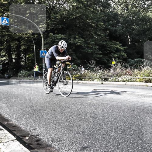 13.09.2026 - Stadtparktriathlon H.Heesch http://msf.ph/oto/10324370 13.09.2026 11:28:09 Radfahren 602, 668, 760 meine-sportfotos.de
