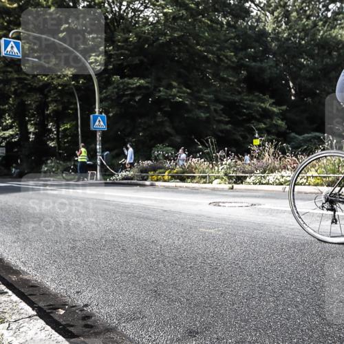 13.09.2026 - Stadtparktriathlon H.Heesch http://msf.ph/oto/10324373 13.09.2026 11:28:09 Radfahren 602, 668, 760 meine-sportfotos.de