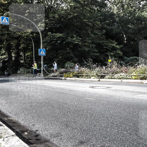13.09.2026 - Stadtparktriathlon H.Heesch http://msf.ph/oto/10324377 13.09.2026 11:28:09 Radfahren 602, 668, 760 meine-sportfotos.de
