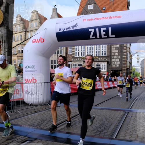 13.09.2026 - 21. swb-Marathon Bremen Tim E. http://msf.ph/oto/10324391 13.09.2026 11:00:12 Ziel 10175, 10236, 10355, 10669, 10691, 10867, 11054, 11056, 11071, 11089, 11158, 11159, 11160, 11194, 11250, 11259, 11427, 11445, 11453, 11528, 11637, 11803, 11879, 11904, 12123, 12138, 12238, 12239, 12242, 12243, 12274, 12388, 12480 meine-sportfotos.de