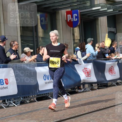 13.09.2026 - 21. swb-Marathon Bremen Strokosch-Dieckow http://msf.ph/oto/10324394 13.09.2026 11:00:17 Ziel 10263, 10272, 10275, 10306, 10369, 10677, 10801, 11045, 11126, 11162, 11180, 11343, 11475, 11556, 11687, 11708, 11769, 11797, 11838, 11959, 12018, 12397, 12430, 12530, 12531, 10144, 10175, 10758, 10801, 10810, 10867, 11016, 11071, 11129, 11158, 11159, 11160, 11250, 11259, 11445, 11453, 11524, 11525, 11528, 11547, 11587, 11588, 11589, 11623, 11879, 11907, 12105, 12106, 12123, 12190, 12274, 12291, 12352, 12394, 12530, 12531 meine-sportfotos.de