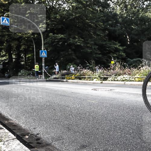 13.09.2026 - Stadtparktriathlon H.Heesch http://msf.ph/oto/10324402 13.09.2026 11:28:11 Radfahren 602, 668, 720, 760 meine-sportfotos.de