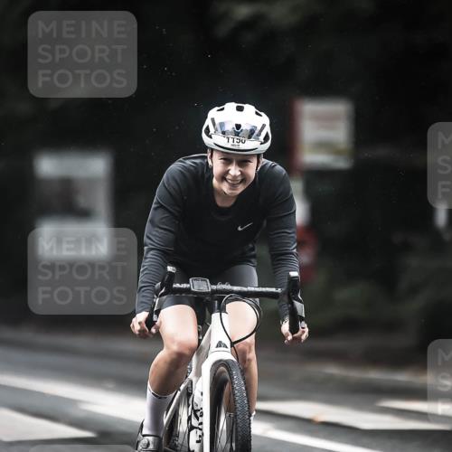 13.09.2026 - Stadtparktriathlon H.Heesch http://msf.ph/oto/10324450 13.09.2026 12:42:17 Radfahren 1150, 1168, 1177, 1288 meine-sportfotos.de