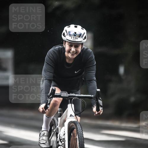 13.09.2026 - Stadtparktriathlon H.Heesch http://msf.ph/oto/10324453 13.09.2026 12:42:17 Radfahren 1150, 1168, 1177, 1288 meine-sportfotos.de