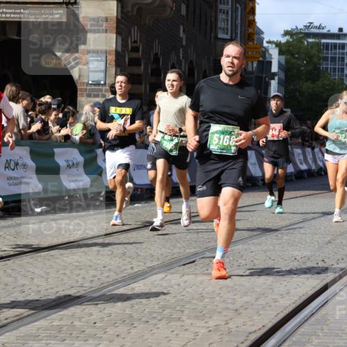 13.09.2026 - 21. swb-Marathon Bremen Strokosch-Dieckow http://msf.ph/oto/10324468 13.09.2026 13:10:49 Ziel 604, 640, 1181, 1277, 1554, 2605, 3959, 4727, 5152, 5532, 5620, 6267, 7881, 8033, 8709, 335, 697, 2021, 2759, 4023, 4475, 4571, 5079, 5314, 6471, 6657, 7136, 8183, 9410, 9622 meine-sportfotos.de