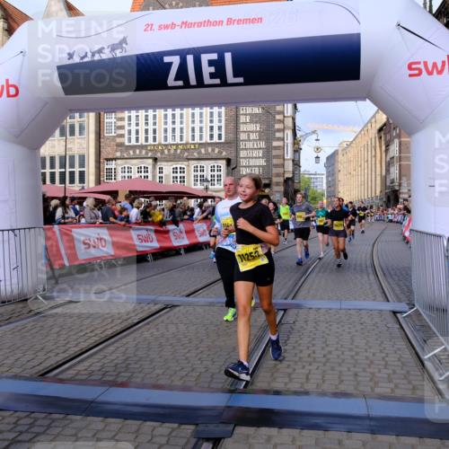 13.09.2026 - 21. swb-Marathon Bremen Tim E. http://msf.ph/oto/10324501 13.09.2026 11:00:17 Ziel 10175, 10236, 10691, 10758, 10867, 11054, 11071, 11158, 11159, 11160, 11250, 11259, 11427, 11445, 11453, 11524, 11525, 11528, 11587, 11588, 11589, 11637, 11879, 11904, 11907, 12123, 12238, 12239, 12242, 12243, 12274, 12388 meine-sportfotos.de