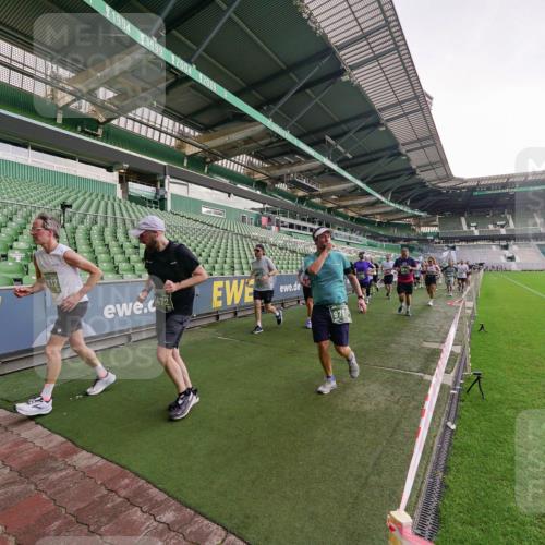 13.09.2026 - 21. swb-Marathon Bremen Michael Burmester http://msf.ph/oto/10324548 13.09.2026 13:27:28 Laufen im Stadion 111, 186, 202, 357, 364, 390, 478, 597, 726, 829, 833, 888, 925, 1077, 1220, 1412, 1473, 1496, 1608, 1618, 1700, 1769, 1958, 1961, 1984, 2236, 2273, 2309, 2388, 2404, 2428, 2502, 2507, 2508, 2542, 2558, 2576, 2582, 2592, 2656, 2675, 2725, 2748, 2817, 2875, 2876, 2923, 2965, 2970, 3045, 3047, 3050, 3073, 3084, 3184, 3219, 3359, 3433, 3540, 3592, 3629, 3756, 3885, 3907, 3978, 4457, 4660 meine-sportfotos.de