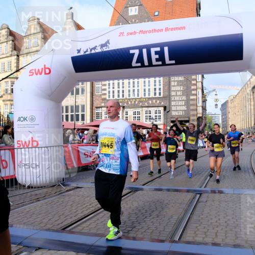 13.09.2026 - 21. swb-Marathon Bremen Tim E. http://msf.ph/oto/10324549 13.09.2026 11:00:18 Ziel 10175, 10691, 10758, 10867, 11054, 11071, 11158, 11159, 11160, 11250, 11259, 11427, 11445, 11453, 11524, 11525, 11528, 11587, 11588, 11589, 11637, 11879, 11904, 11907, 12123, 12238, 12239, 12242, 12243, 12274, 12388 meine-sportfotos.de