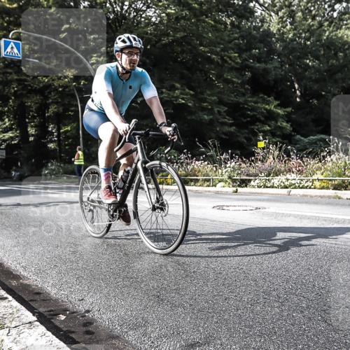 13.09.2026 - Stadtparktriathlon H.Heesch http://msf.ph/oto/10324566 13.09.2026 11:28:45 Radfahren 621, 643, 666, 696 meine-sportfotos.de