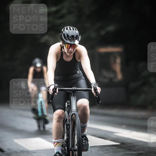 13.09.2026 - Stadtparktriathlon H.Heesch http://msf.ph/oto/10324574 13.09.2026 12:42:28 Radfahren 1043, 1096, 1100, 1106, 1117, 1139, 1144, 1159 meine-sportfotos.de