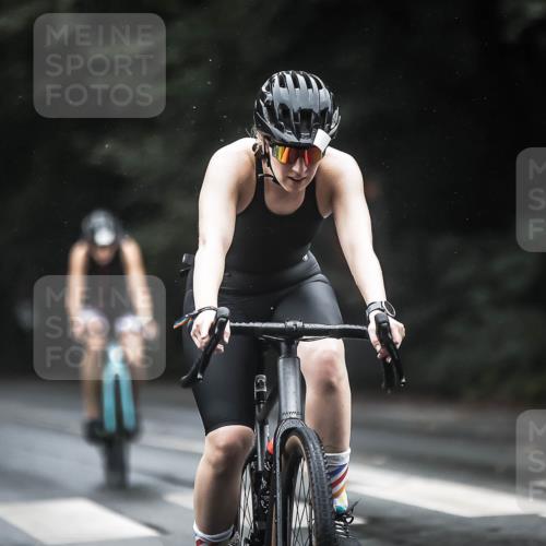 13.09.2026 - Stadtparktriathlon H.Heesch http://msf.ph/oto/10324583 13.09.2026 12:42:28 Radfahren 1043, 1096, 1100, 1106, 1117, 1139, 1144, 1159 meine-sportfotos.de