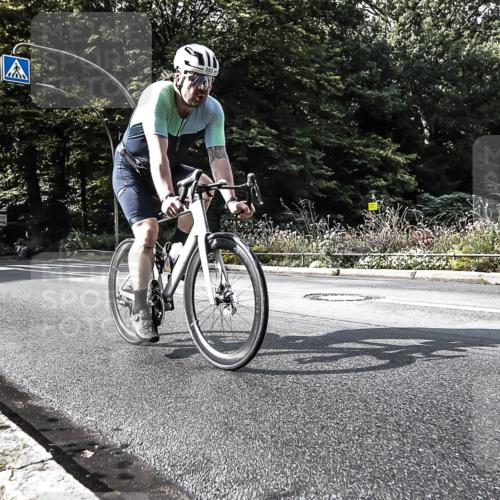 13.09.2026 - Stadtparktriathlon H.Heesch http://msf.ph/oto/10324584 13.09.2026 11:29:29 Radfahren 592 meine-sportfotos.de
