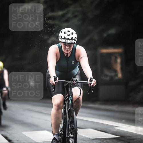 13.09.2026 - Stadtparktriathlon H.Heesch http://msf.ph/oto/10324608 13.09.2026 12:42:31 Radfahren 1043, 1096, 1100, 1106, 1117, 1139, 1144, 1159 meine-sportfotos.de