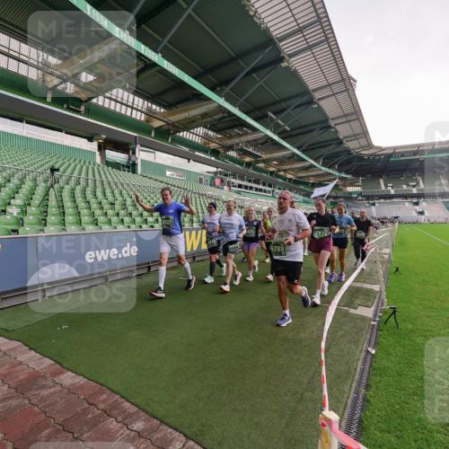 13.09.2026 - 21. swb-Marathon Bremen Michael Burmester http://msf.ph/oto/10324620 13.09.2026 13:27:35 Laufen im Stadion 111, 186, 202, 357, 364, 390, 478, 597, 726, 829, 833, 888, 925, 1077, 1220, 1412, 1473, 1496, 1608, 1700, 1769, 1958, 1961, 1984, 2236, 2273, 2309, 2388, 2404, 2428, 2502, 2507, 2508, 2542, 2558, 2576, 2582, 2592, 2725, 2748, 2817, 2875, 2876, 2923, 2965, 3045, 3047, 3050, 3073, 3084, 3184, 3219, 3359, 3540, 3589, 3592, 3629, 3756, 3826, 3885, 3907, 3978, 4238, 4457, 4660 meine-sportfotos.de