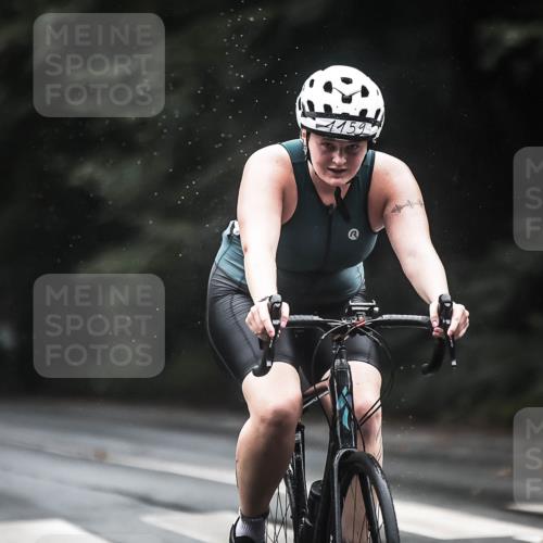13.09.2026 - Stadtparktriathlon H.Heesch http://msf.ph/oto/10324621 13.09.2026 12:42:31 Radfahren 1043, 1096, 1100, 1106, 1117, 1139, 1144, 1159 meine-sportfotos.de