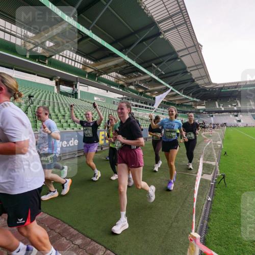13.09.2026 - 21. swb-Marathon Bremen Michael Burmester http://msf.ph/oto/10324646 13.09.2026 13:27:36 Laufen im Stadion 111, 186, 202, 357, 364, 390, 478, 597, 726, 829, 833, 888, 925, 1077, 1220, 1412, 1473, 1496, 1608, 1700, 1769, 1958, 1961, 1984, 2236, 2273, 2309, 2388, 2404, 2428, 2502, 2507, 2508, 2542, 2558, 2576, 2582, 2592, 2725, 2748, 2817, 2875, 2876, 2923, 2965, 3045, 3047, 3050, 3073, 3084, 3184, 3219, 3359, 3540, 3589, 3592, 3629, 3756, 3826, 3885, 3907, 3978, 4238, 4457, 4660 meine-sportfotos.de