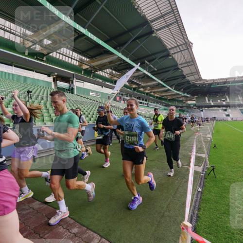 13.09.2026 - 21. swb-Marathon Bremen Michael Burmester http://msf.ph/oto/10324653 13.09.2026 13:27:36 Laufen im Stadion 111, 186, 202, 357, 364, 390, 478, 597, 726, 829, 833, 888, 925, 1077, 1220, 1412, 1473, 1496, 1608, 1700, 1769, 1958, 1961, 1984, 2236, 2273, 2309, 2388, 2404, 2428, 2502, 2507, 2508, 2542, 2558, 2576, 2582, 2592, 2725, 2748, 2817, 2875, 2876, 2923, 2965, 3045, 3047, 3050, 3073, 3084, 3184, 3219, 3359, 3540, 3589, 3592, 3629, 3756, 3826, 3885, 3907, 3978, 4238, 4457, 4660 meine-sportfotos.de