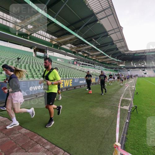 13.09.2026 - 21. swb-Marathon Bremen Michael Burmester http://msf.ph/oto/10324667 13.09.2026 13:27:38 Laufen im Stadion 111, 186, 202, 357, 364, 390, 478, 597, 726, 829, 833, 888, 925, 1077, 1220, 1412, 1473, 1496, 1608, 1700, 1769, 1958, 1961, 1984, 2236, 2273, 2309, 2388, 2404, 2428, 2502, 2507, 2542, 2574, 2576, 2582, 2592, 2725, 2748, 2817, 2875, 2876, 2923, 2965, 3045, 3047, 3050, 3073, 3084, 3184, 3219, 3359, 3540, 3589, 3592, 3629, 3756, 3826, 3885, 3907, 3978, 4108, 4238, 4457, 4660 meine-sportfotos.de
