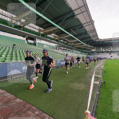 13.09.2026 - 21. swb-Marathon Bremen Michael Burmester http://msf.ph/oto/10324694 13.09.2026 13:27:40 Laufen im Stadion 111, 186, 202, 357, 364, 390, 478, 597, 726, 829, 833, 888, 925, 1077, 1220, 1412, 1473, 1496, 1608, 1700, 1769, 1958, 1961, 1984, 2236, 2273, 2309, 2388, 2404, 2428, 2502, 2507, 2542, 2574, 2576, 2582, 2592, 2725, 2748, 2817, 2875, 2876, 2923, 2965, 3045, 3047, 3050, 3061, 3073, 3084, 3184, 3219, 3359, 3540, 3589, 3592, 3629, 3694, 3756, 3826, 3885, 3907, 3978, 4108, 4238, 4457, 4660 meine-sportfotos.de