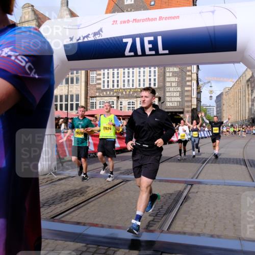 13.09.2026 - 21. swb-Marathon Bremen Tim E. http://msf.ph/oto/10324705 13.09.2026 11:00:22 Ziel 10175, 10758, 10867, 11071, 11158, 11159, 11160, 11250, 11259, 11427, 11445, 11453, 11524, 11525, 11528, 11587, 11588, 11589, 11637, 11879, 11907, 12123, 12238, 12239, 12274, 12352 meine-sportfotos.de