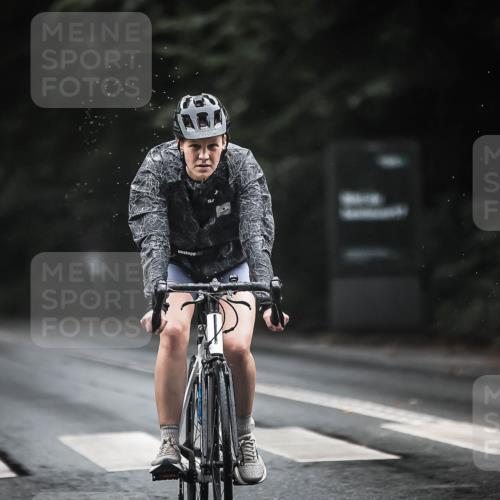 13.09.2026 - Stadtparktriathlon H.Heesch http://msf.ph/oto/10324710 13.09.2026 12:42:38 Radfahren 1043, 1079, 1096, 1117, 1141, 1167, 1188 meine-sportfotos.de