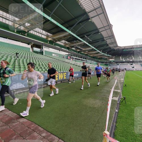 13.09.2026 - 21. swb-Marathon Bremen Michael Burmester http://msf.ph/oto/10324719 13.09.2026 13:27:43 Laufen im Stadion 111, 186, 357, 364, 390, 478, 597, 726, 829, 833, 888, 925, 1077, 1220, 1298, 1412, 1473, 1496, 1608, 1700, 1769, 1958, 1961, 1984, 2236, 2273, 2309, 2388, 2404, 2428, 2502, 2507, 2542, 2574, 2576, 2582, 2592, 2725, 2748, 2817, 2875, 2876, 2923, 2965, 3045, 3050, 3061, 3073, 3084, 3184, 3219, 3540, 3589, 3592, 3629, 3694, 3756, 3826, 3853, 3885, 3907, 3978, 4108, 4238, 4457, 4660 meine-sportfotos.de