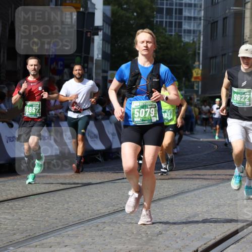 13.09.2026 - 21. swb-Marathon Bremen Strokosch-Dieckow http://msf.ph/oto/10324739 13.09.2026 13:10:57 Ziel 640, 1181, 1498, 1554, 2347, 2605, 4727, 5066, 5152, 5620, 5648, 6267, 7881, 13248, 335, 697, 2021, 3440, 3448, 3484, 3647, 4429, 5079, 6471, 6657, 8183, 9410, 9622, 9762 meine-sportfotos.de