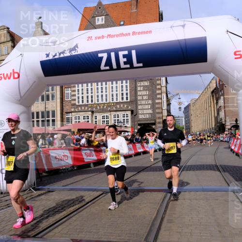 13.09.2026 - 21. swb-Marathon Bremen Tim E. http://msf.ph/oto/10324758 13.09.2026 11:00:24 Ziel 10175, 10758, 10867, 11016, 11071, 11158, 11159, 11160, 11250, 11259, 11445, 11453, 11524, 11525, 11528, 11587, 11588, 11589, 11879, 11907, 12123, 12238, 12239, 12274, 12352 meine-sportfotos.de